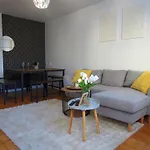 Familial Et Cozy - Wifi - Espace Travail- Parking * Merignac (Gironde)